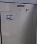 Double sided Dishwasher Magnet : Dirty Clean in Auslan.